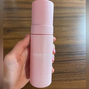 Kylie Skin Foaming Face Wash